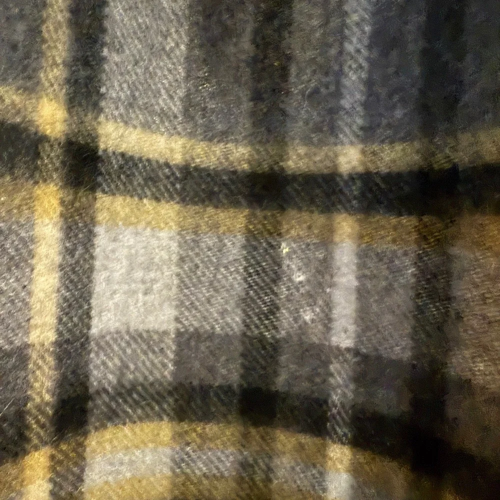 Club‎ Room 100% Cashmere Plaid Scarf Gray Tan Fringe Warm Winter Accessory